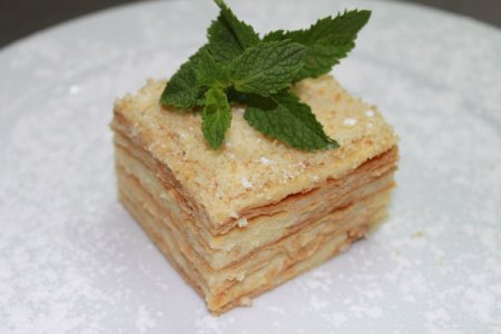 Закусочний торт "Наполеон": покроковий рецепт