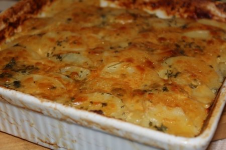 Запікаємо картоплю з сиром в духовці: рецепт приготування з фото
