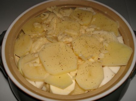 Запікаємо картоплю з сиром в духовці: рецепт приготування з фото
