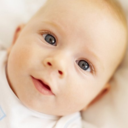 Коли змінюється колір очей у новонародженого, і завжди він змінюється?
