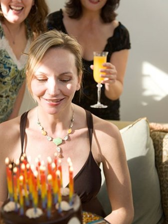 Як підготувати сценарій дня народження жінки