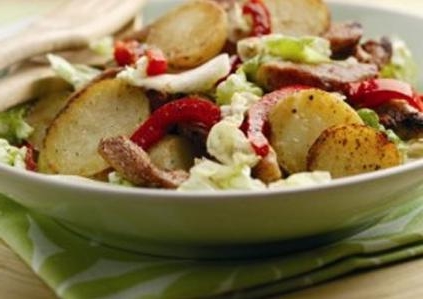 Апетитний салат зі смаженою картоплею