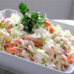 Салат з капусти - просте і корисне блюдо