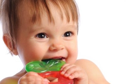 Що робити, коли ріжуться зуби у дитини