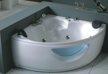 Кутові ванни: розміри, різноманітність та особливості
