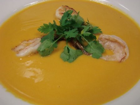 Сирний суп з креветками - свіжо і креативно!