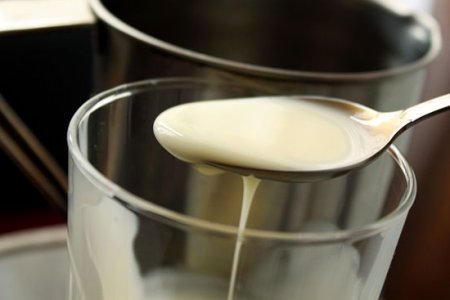 Як приготувати згущене молоко в домашніх умовах
