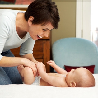 гімнастика для новонародженого з перших місяців життя