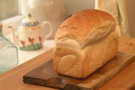 Як спекти хліб в духовці? Кілька рецептів