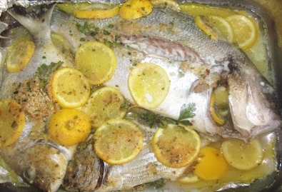 Як готується риба, запечена у фользі в духовці?