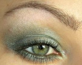 Сіро-зелені очі: який макіяж підійде?