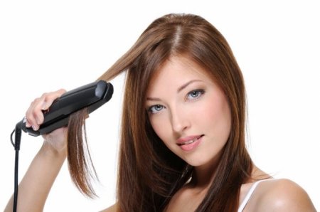 Секрети краси: випрямлення волосся в домашніх умовах