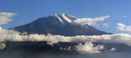 Вулкан Кіліманджаро. Гора Кіліманджаро в Танзанії, Африка