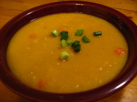 Гороховий суп з копченою ковбасою - кращі рецепти