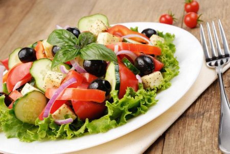 Калорійність салату «Грецького» з різними інгредієнтами