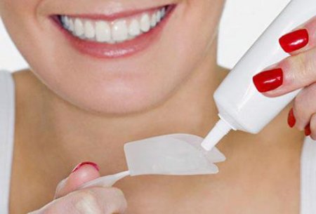 Що відбілює зуби в домашніх умовах? Народні засоби, гелі, зубні пасти