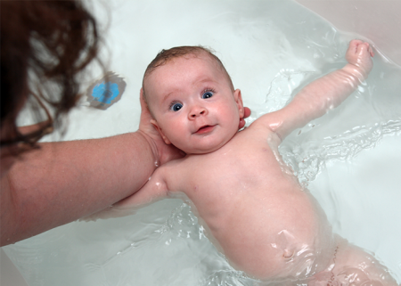 Як купати новонароджену дитину правильно?