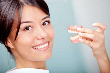 Які краще зубні протези: відгуки