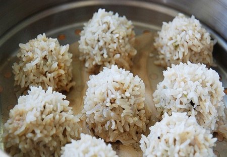 Їжачки з фаршу з рисом в мультиварці: рецепти з фото