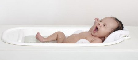 Як часто купати новонароджену дитину? Догляд за новонародженим