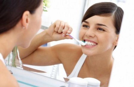 Зубна паста для чутливих зубів "Миттєвий ефект" Sensodyne: склад, відгуки