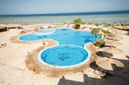 Blue Reef Hotel and Resort (-, ):   