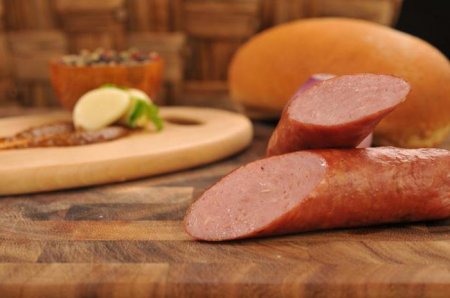 Ковбаса з картоплею в духовці запечена: прості рецепти