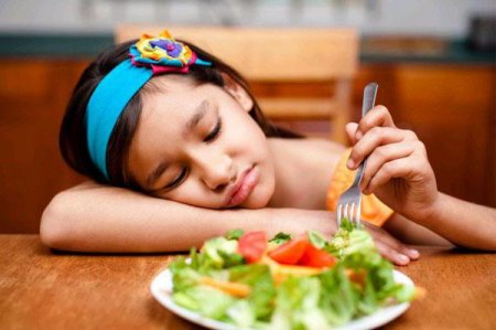 Як підвищити апетит у дітей: продукти, препарати, вітаміни та рекомендації