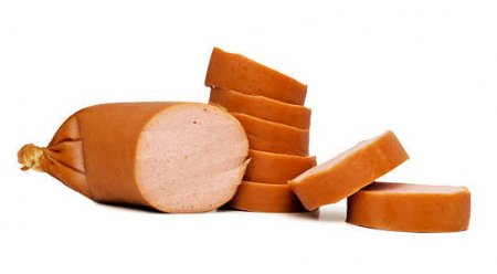 Варена ковбаса: склад, користь і шкода