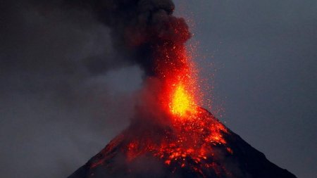 Вулкан Кракатау: інформація, фото, цікаві факти