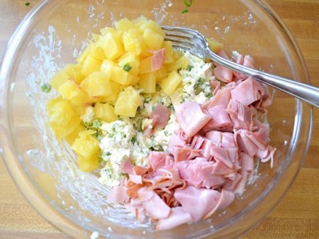 Ананасовий салат: рецепти з фото