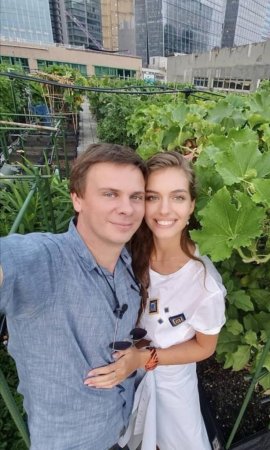 Одружився на красуні і зробив її щасливою: секрет шлюбу Дмитра Комарова