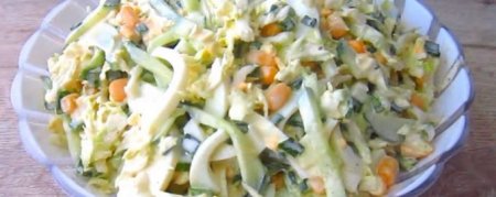 Весняний салат з пекінською капустою, огірками і яйцями. Швидкий, легкий і смачний