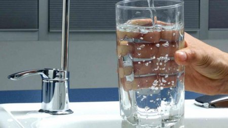 Лікар-терапевт розповіла про захворювання, до яких призводить вживання води з-під крана