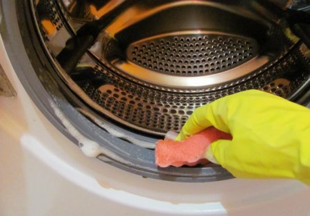 Чудо-засіб - пральній машині багато років, а працює, як нова: чистимо її простим розчином