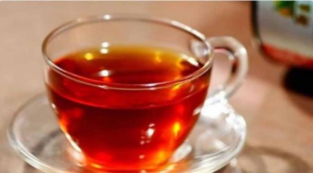 Цей червоний чай вбиває бактерії в сечовому міхурі і зупиняє інфекції майже миттєво!
