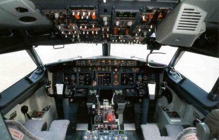 ˳ CRJ-200:    