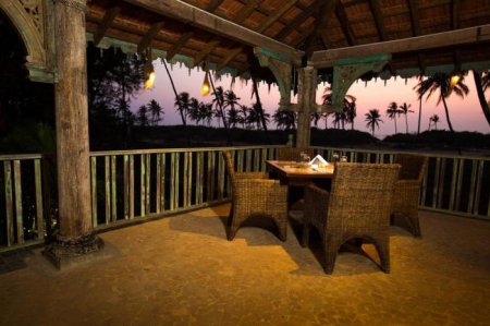 Acacia Palms Resort (/):   