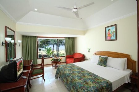  3* Longuinhos Beach Resort (/):    