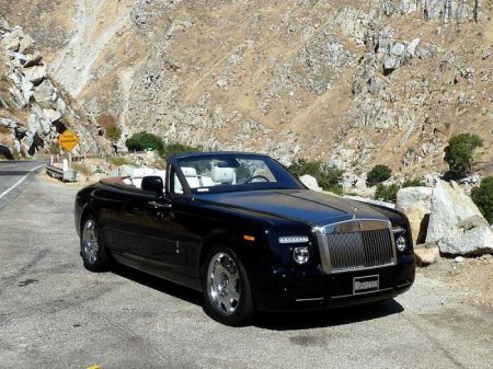 Rolls-Royce Phantom - -