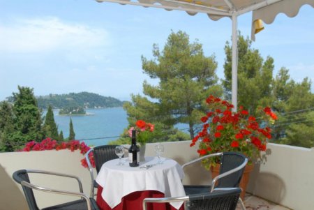 Alexandros Hotel 4* (, ): ,  , ,    