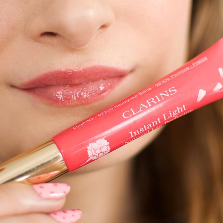  Clarins:  ,  , 